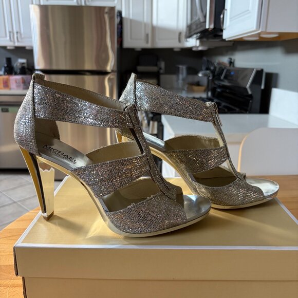 MICHAEL KORS Berkley T-Strap Silver Glitter Leather Heels - Picture 4 of 4